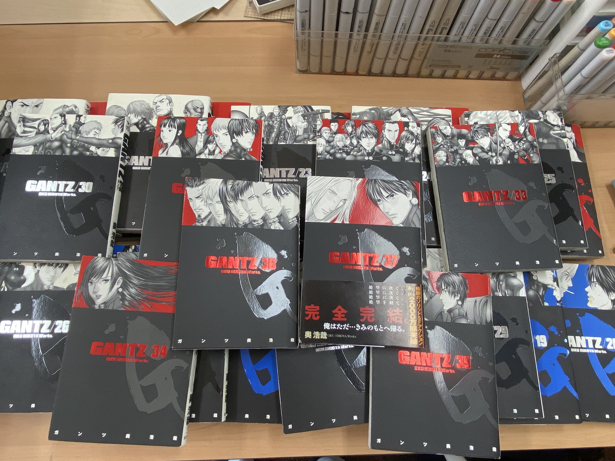 ガンツ全巻＋関連本　漫画　アニメ　名作　映画　GANTZ SF 学生　宇宙人 ガンツ全巻＋関連本 漫画 アニメ 名作 映画 GANTZ SF 学生 宇宙人