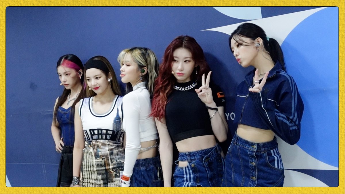 ITZYofficial's tweet photo. ITZY "LOCO" BEHIND #12
https://t.co/6a4uOQqsF5

#ITZY #MIDZY #CRAZYINLOVE
#ITZY_LOCO https://t.co/JSIAYHYQWx