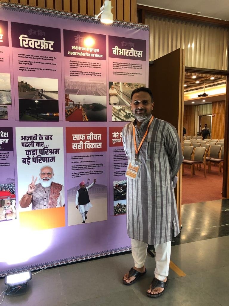 sreeramchaulia's tweet photo. The stage is set for @rmponweb's national conference on @narendramodi's #20yearsofsevasamarpan, with the inaugural address by @AmitShah ji at 12 PM today. Please watch it live at https://t.co/Mh3yEzHZiY https://t.co/Sdn2yUpeeV