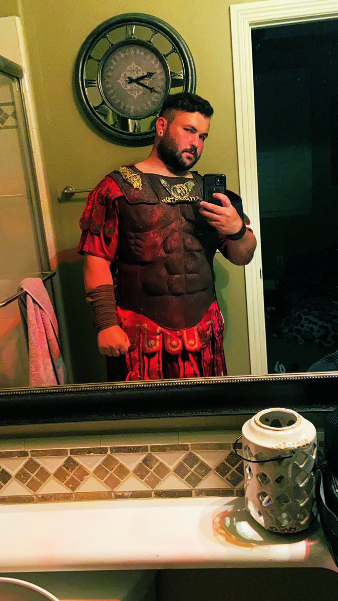 Costume stream still happening gonna play some god of war come vibe out with me <a href="/KingDierip/">kingdierip</a> <a href="/Craniumgg/">Cranium</a> <a href="/HffRts/">HFF_RTs</a> <a href="/dsmgamerchick/">Jami</a> <a href="/GFuelEnergy/">G FUEL®</a>   twitch.tv/fiction_9