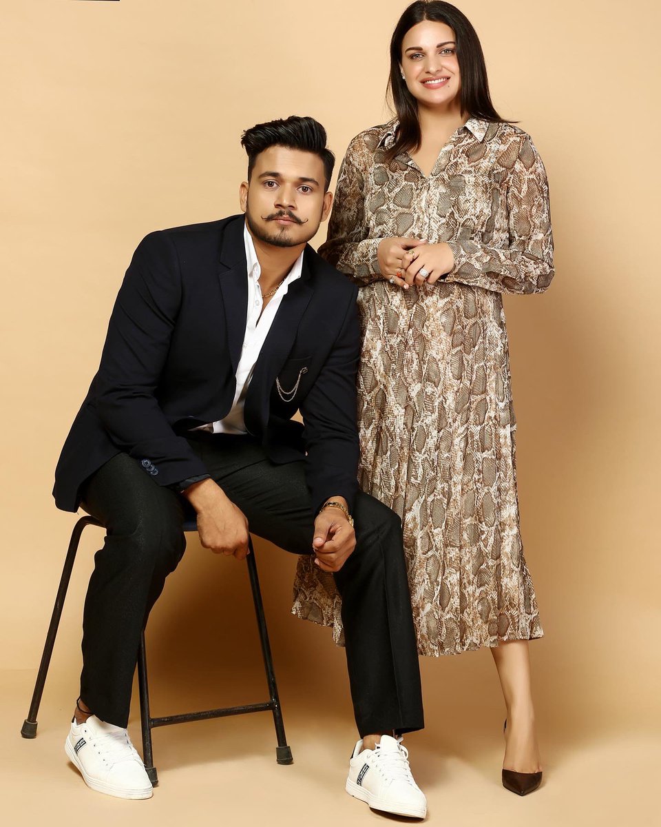 kaushiyk's tweet photo. with Himanshi khurana mam @realhimanshi

 “There are two ways of spreading light. To be the candle, or the mirror that reflects it.”

Thanku Himanshi mam for the shoot https://t.co/ARNJivleuU
