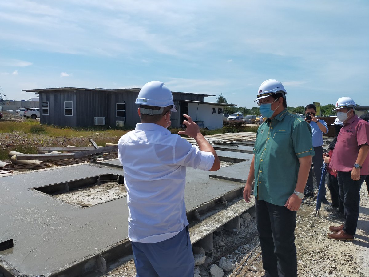 Menteri Muda di Jabatan Ketua Menteri Hal Ehwal Islam &amp; DBKU, Datuk Dr Abdul Rahman Junaidi melawat ke tapak Projek Perumahan Sg Bedaun Pakej 1 Santubong yg bakal mnjadi projek Perumahan pertama di Sarawak yg menggunakan Sistem Binaan Berindustri &amp; dijangka siap pd Disember 2022.