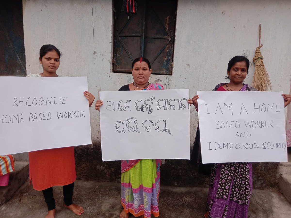 HomeNet_SAsia's tweet photo. #HomeBasedWorkers from ROAD, Orissa, #India have put forth their #demands to commemorate International Home-Based Workers Day, 2021! 

ROAD is a member organisation of HomeNet South Asia and is based in India. 

#SouthAsia #InternationalHBWDay2021 #OCT20HBW  #WorkersRights https://t.co/IDSm1MRoq8