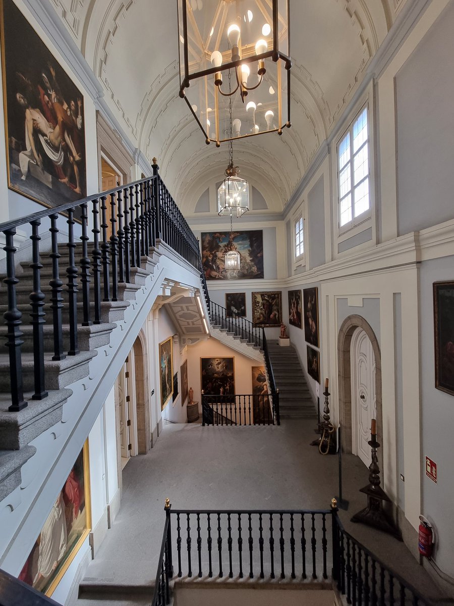 cultura_hola's tweet photo. Escaleras de #museos. Cuándo subir o bajar se convierte en un ejercicio de riesgo por no saber dónde mirar. Real Academia de Bellas Artes de San Fernando, Museo Bellas Artes de Zaragoza, Museo Lázaro Galdiano y Museo Cerralbo. https://t.co/NumBjPR6ut