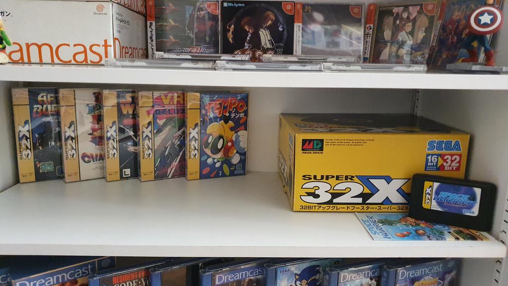 TheRealCerbere's tweet photo. Après un peu de rangement mon nouveau petit coin sega 32x ! My new 32x Corner ! Still have some space for more games o.o #sega #genesis #sega32x #32x #retrogaming #tempo #sonic #retrogaming #teamretrogaming #jeuxvideo #videogames #smallbutnice https://t.co/JSNZffMVC1