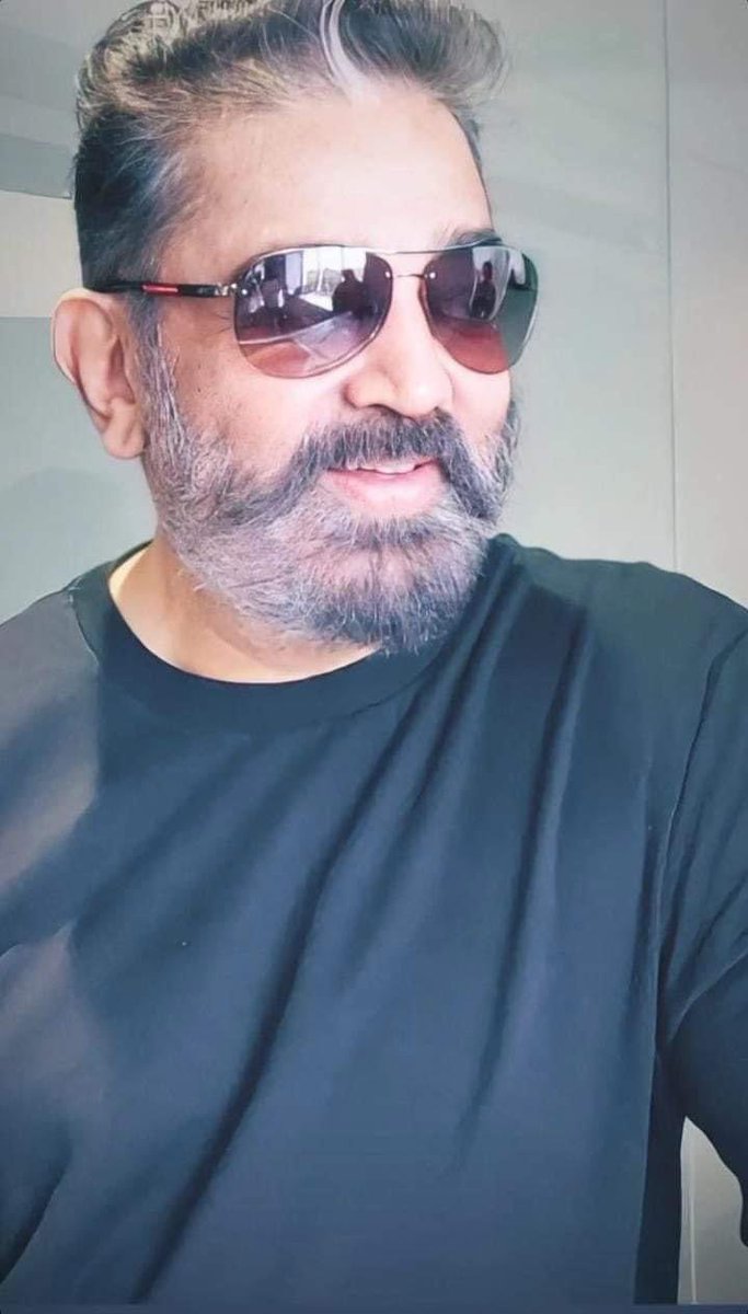 ManisClickz's tweet photo. இளமை இதோ இதோ.. https://t.co/xdASD9USRv
