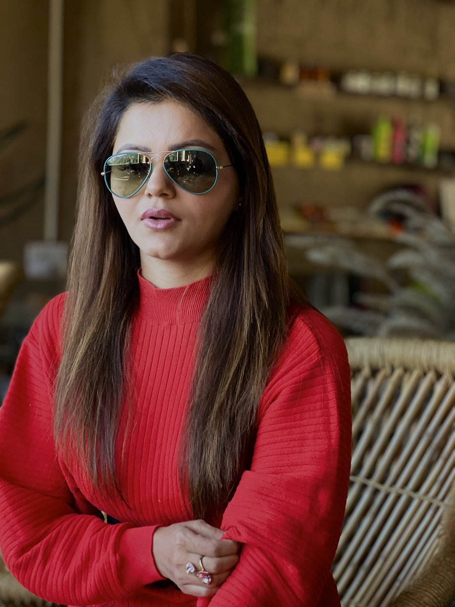 RubiDilaik's tweet photo. 🕶 https://t.co/4gviCIDr8t