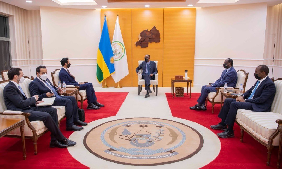 realrwandanews's tweet photo. #RealRwanda.President @PaulKagame received UAE's Minister of State for Foreign Affairs & International Cooperation, Sheikh Shakhbout bin Nahyan bin Mubarak Al Nahyan and his delegation for a discussion on key areas of bilateral cooperation. https://t.co/RyOvm6mFaX