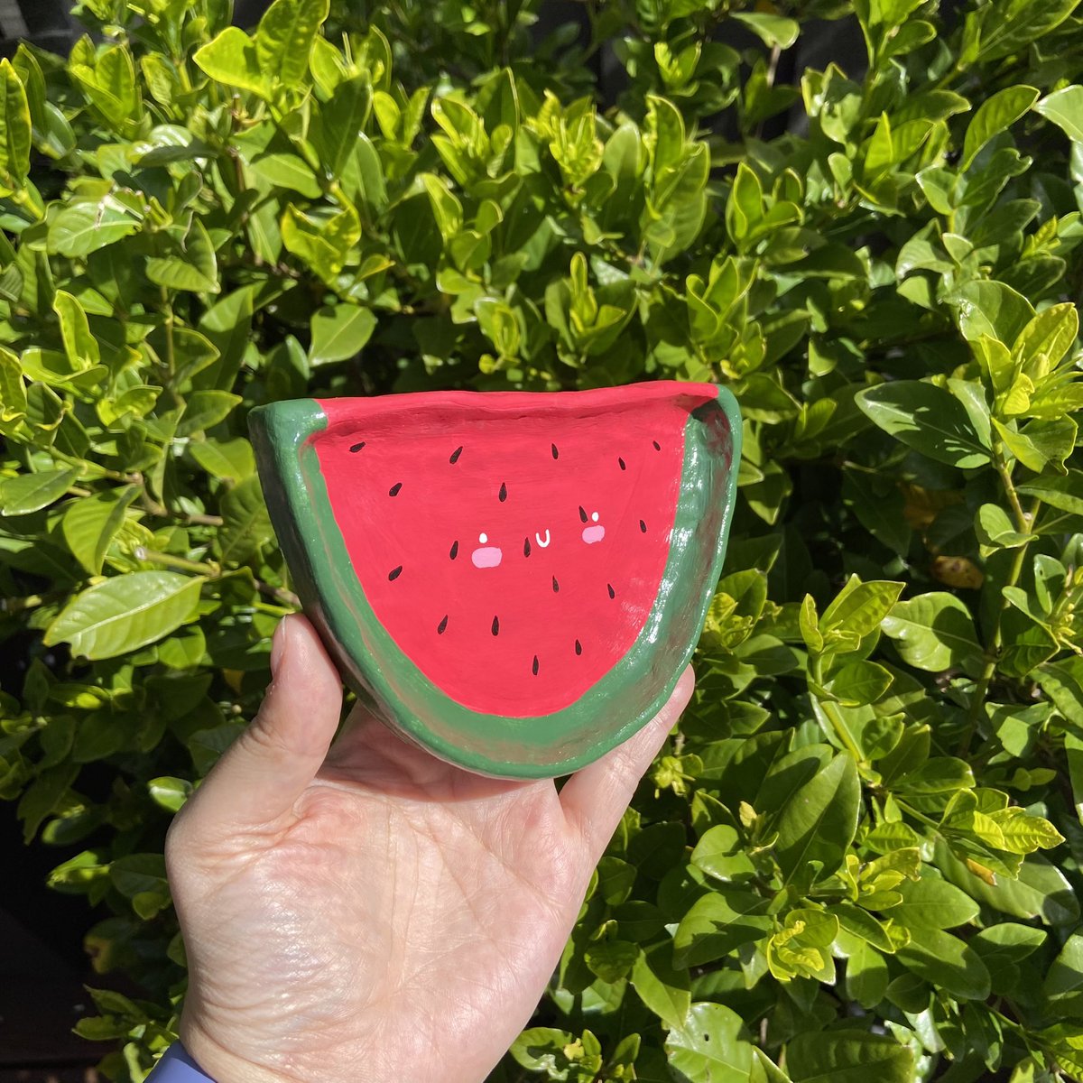 ellacottashop's tweet photo. photographed a whole bunch of recently finished products today including this lovely watermelon trinket tray 🍉 store will open soon, just waiting on some stickers and tissue paper from noissue and we’ll be good to go hooray 🥳

#SmallBusinesses #handmadegifts https://t.co/P70c5AxM5D