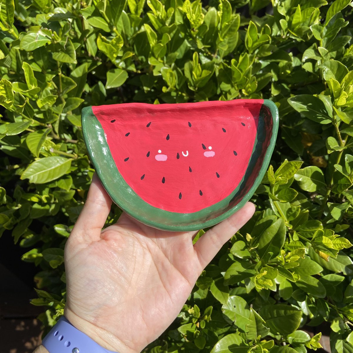 ellacottashop's tweet photo. photographed a whole bunch of recently finished products today including this lovely watermelon trinket tray 🍉 store will open soon, just waiting on some stickers and tissue paper from noissue and we’ll be good to go hooray 🥳

#SmallBusinesses #handmadegifts https://t.co/P70c5AxM5D