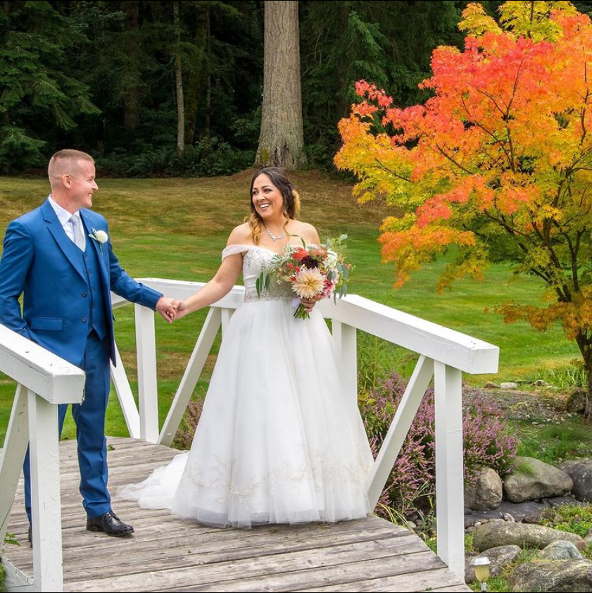 wedbug's tweet photo. A little Fall love to perk up your feed 🍁 🍃 🍂
#weddingbug #weddingbugstudios #weddingphotography #weddingphoto #weddingphotographer #weddingvideo #weddingvideos #weddingfilm #weddingcinema #weddingmoments #weddingday #happyfall #fallwedding #autumnwedding #weddings https://t.co/qNUVUyBk6d