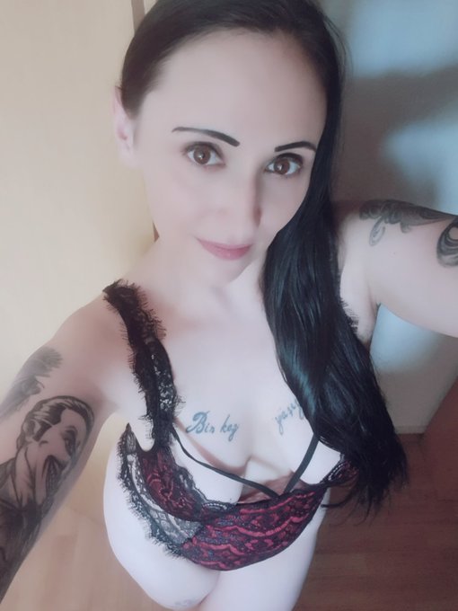 Bild 2 vom geilen Dreh in Berlin..   I am sexy and i now it ;)  Geile Gr&uuml;&szlig;e an alle  @BonitaDeSax  @MDHRelationship<a href="/tag/neuesprofilfoto"class="tags"><span>#neuesprofilfoto</span></a>