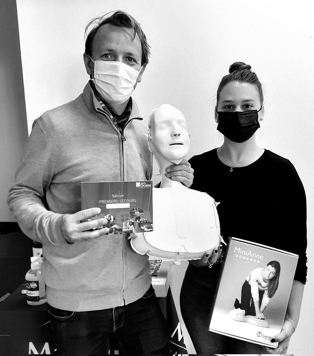 verite_marc's tweet photo. Gel, gants, masques 😷, charlottes, kit #MiniAnne, livret @Salvum_Officiel .. Quel plaisir d'avoir accueilli ce matin @Villedebegles avec ma collègue Lucie, nos adhérents #MutuelleOciane & #Matmut pour une initiation aux #GestesQuiSauvent avec @CroixRouge ⛑ @IrfssNA 🏥 https://t.co/hN1GkoSueQ