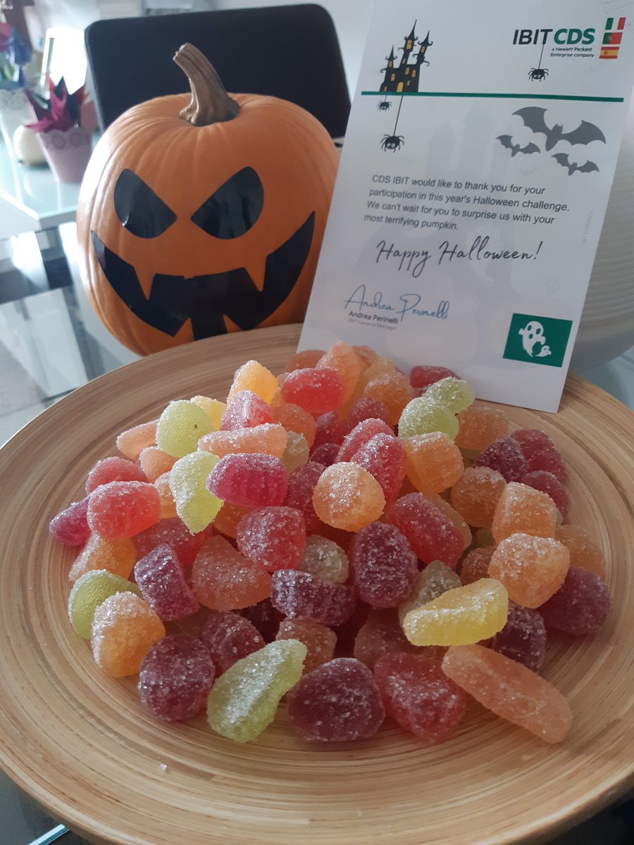 HPECDS_ES's tweet photo. Arrancamos el I concurso de decoración de calabazas. Gracias a @comefruta_es la plantilla ha podido recibir las calabazas en casa, junto con un kilo de golosinas naturales. 🍓 

Ahora solo queda esperar a que los más pequeños nos sorprendan 🎃😍
#empresasaludable #CDSExperience https://t.co/yiSuZCEke3