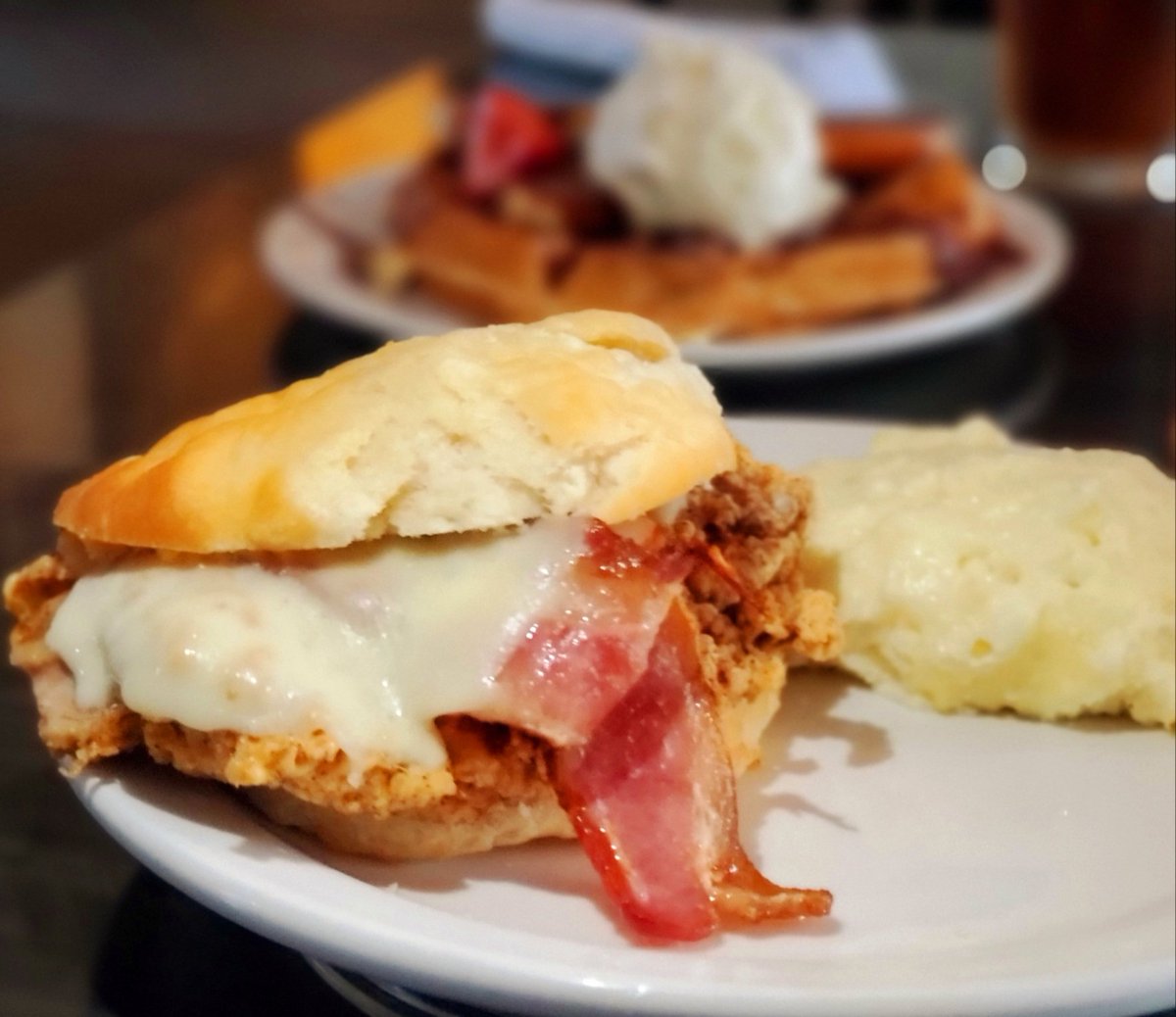 Treys Chow Down . Com tweet media