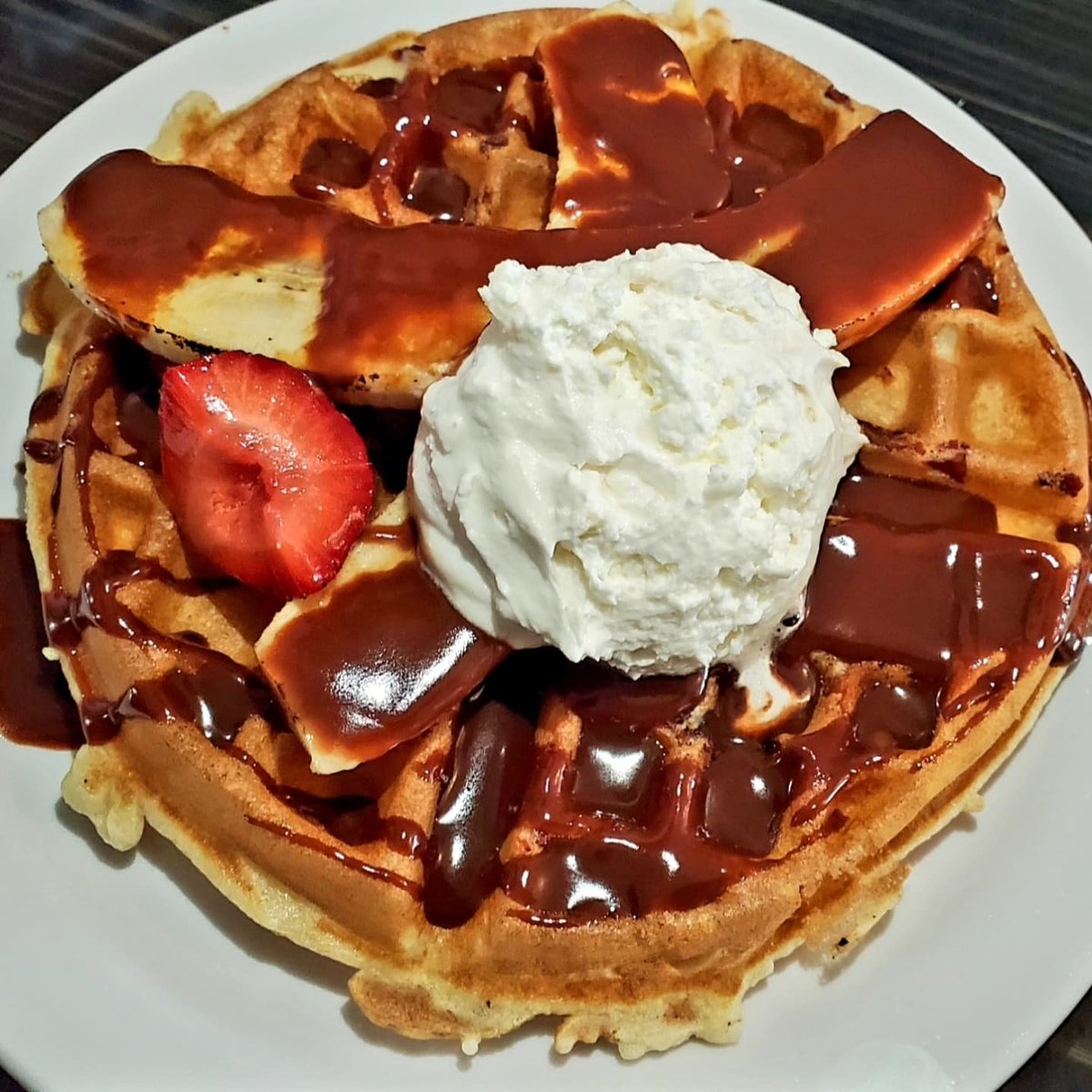 Treys Chow Down . Com tweet media