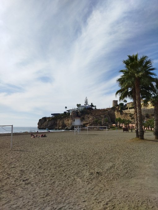 Me quedar&iacute;a a vivir en M&aacute;laga si no fuese por la Cruzcampo 😂💜 https://t.co/ECKAj6sBdJ