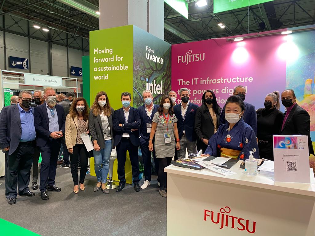 Fujitsu_ES's tweet photo. Recuerda que, hoy y mañana, el equipo de @Fujitsu_ES te espera en el stand de la compañía en Madrid Tech Show. En el pabellón 8 de @IFEMA.
#PRIMEFLEX #DataDrivenTransformation #uSCALE
¡No dejes de visitarnos! https://t.co/Uet2GUKryc
