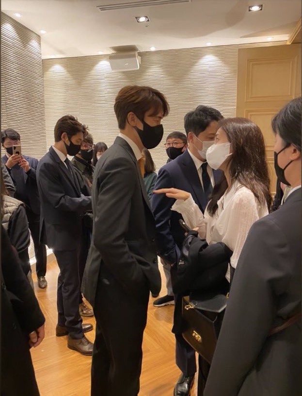 mayctree's tweet photo. 조연출 결혼식이라매 https://t.co/3vD9SROBUV