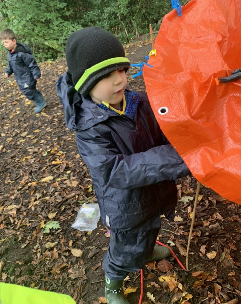 MissWilson888's tweet photo. P1 chose different materials to make a den. We ended up splitting up into two groups as we couldn’t choose just one way to make it! #dedridgegoesforawalk  @dedridgeps https://t.co/OKAQZi5ZvL