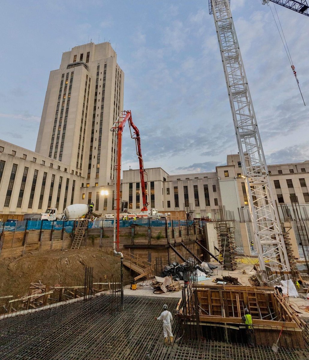 ClarkBuilds's tweet photo. Clark recently reached a significant milestone on the Medical Center Addition &amp; Alteration project at Walter Reed National Military Medical Center with the completion of the concrete foundation mat slab pour! #ClarkBuildsMD

Photo: Ricardo Reyes, WRNMMC Command Communications https://t.co/lp5E8pQThQ