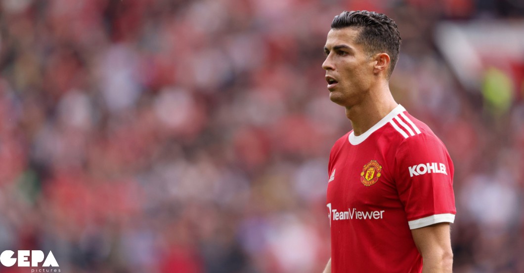 Ihr wollt <a href="/ManUtd/">Manchester United</a> live im ehrwürdigen Old Trafford erleben? <a href="/TeamViewer_DE/">TeamViewer_Germany</a> machts möglich &amp; stellt unserer #CharityAuktion ein einmaliges Paket zur Verfügung: Vier VIP-Tickets für ein Heimspiel inkl. VIP Catering UND vier signierte <a href="/ManUtd/">Manchester United</a>-Trikots! ➡️ fal.cn/ManU_Paket