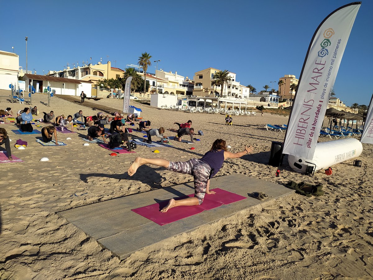 visitphoradada's tweet photo. Pásate por la web oficial de #HibernisMare y mira todo lo que dio de sí la jornada de domingo
👉 https://t.co/mB6bsdIktO
#PlayaDeInvierno #MilPalmeras 🏖 🙏💙 https://t.co/uQgRB5FKoB