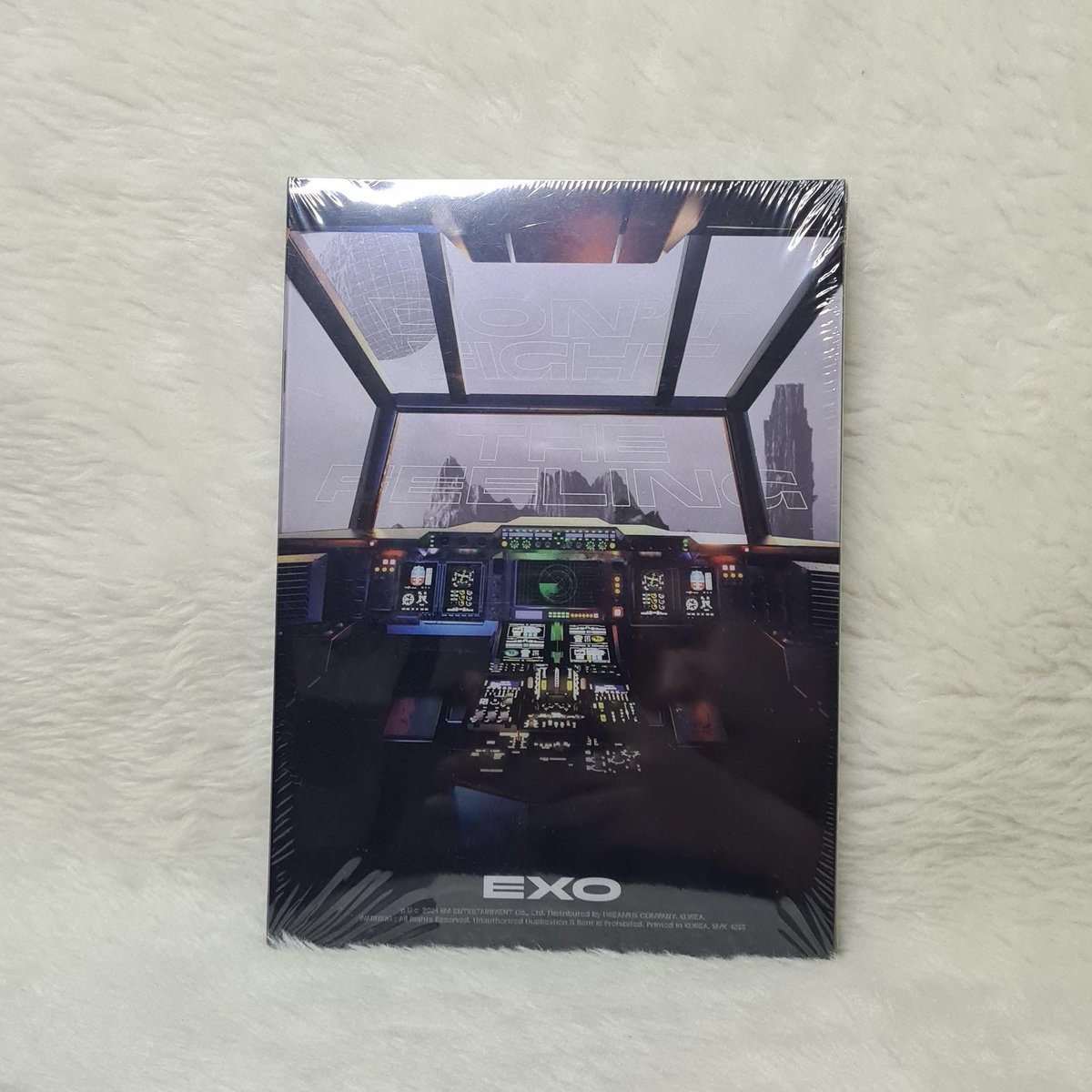 byul_laboratory's tweet photo. [ #ByulLab_ONHAND  #ByulLab_SALE ]

‼️WTS/LFB [PH ONLY]‼️ 

✨EXO - [DON'T FIGHT THE FEELING] (Photobook Ver.) Ver. 1✨

🧪P830 + LSF 
✅2 pcs available

🛒 https://t.co/yECydDtoSe

💎🥨🦁🌻🍑 https://t.co/KgfWzTG95X