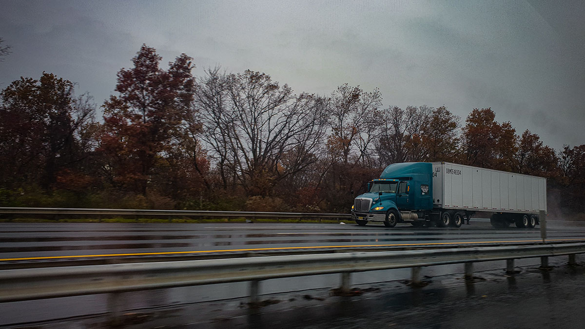 EndOvershoot's tweet photo. 🚚 OCT 27 #100DaysOfPossibility solution is improved emissions standards for trucks. Implementing stricter emissions standards for freight trucks would move Earth Overshoot Day by 1.4 days. #MoveTheDate
https://t.co/MCY2Ea0gH7 https://t.co/dEpPpYxsl8