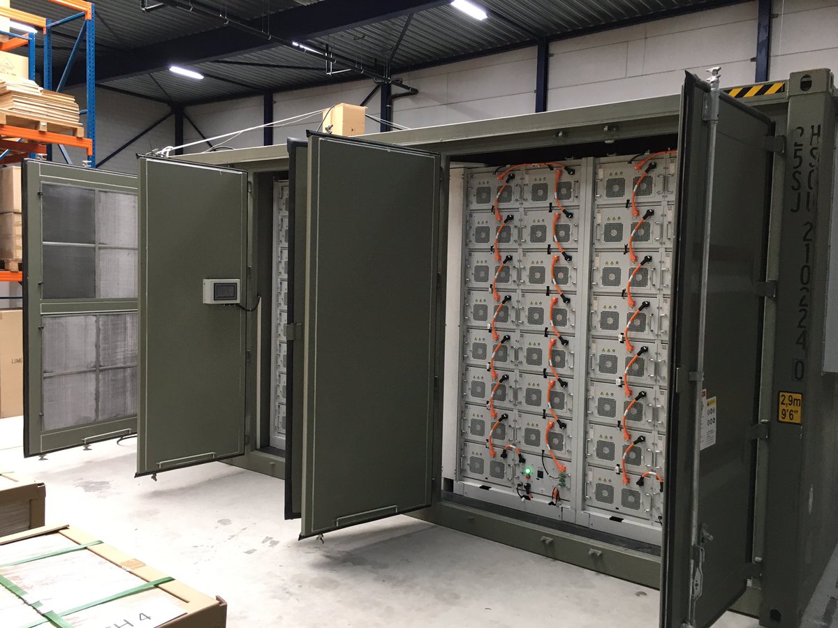 vdheuvelj's tweet photo. Afgelopen week met klant bij #accu leverancier geweest voor mogelijke investering in🔋🔋icm MS-aansluiting. Lijkt interessant! Beste verdienmodel onbalans- of FCR-markt. Nu verder voorwaarden op n rij zetten🤔 @DLVadvies https://t.co/eWFdoCdu5c