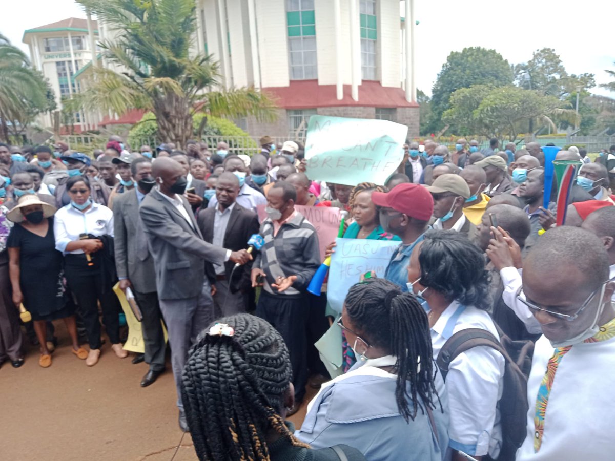 KenyaKub's tweet photo. Moi University staff strike enters day 3. Implementation of 2017 /21 CBA is the central issue of the strike. @UASU_KE @MoEducationKE @TEACHERSinKENYA @KeTreasury @EACCKenya @citizentvkenya @ntvkenya @StandardKenya @UFKenya https://t.co/QwJC5XUk15