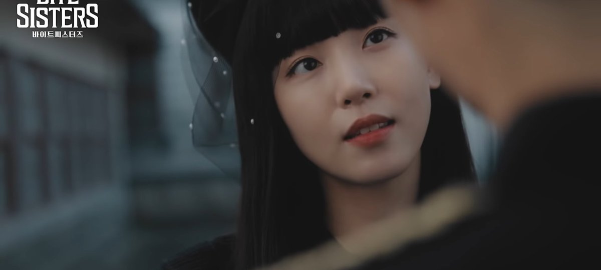 chococrcho's tweet photo. Semuaaa harus tau drama barunya Kang Hanna, Bite Sisters. Sumpah liat cinematographynyaa bagus bgt padahal web drama dan look at these women. Karismatik bgt💙💙

#BiteSisters #KangHanna https://t.co/6RFeoXruL6