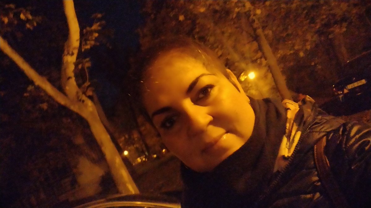 bibecske's tweet photo. Good morning!  It's very early and it's cold.😘😘 https://t.co/eiR00lIOqz