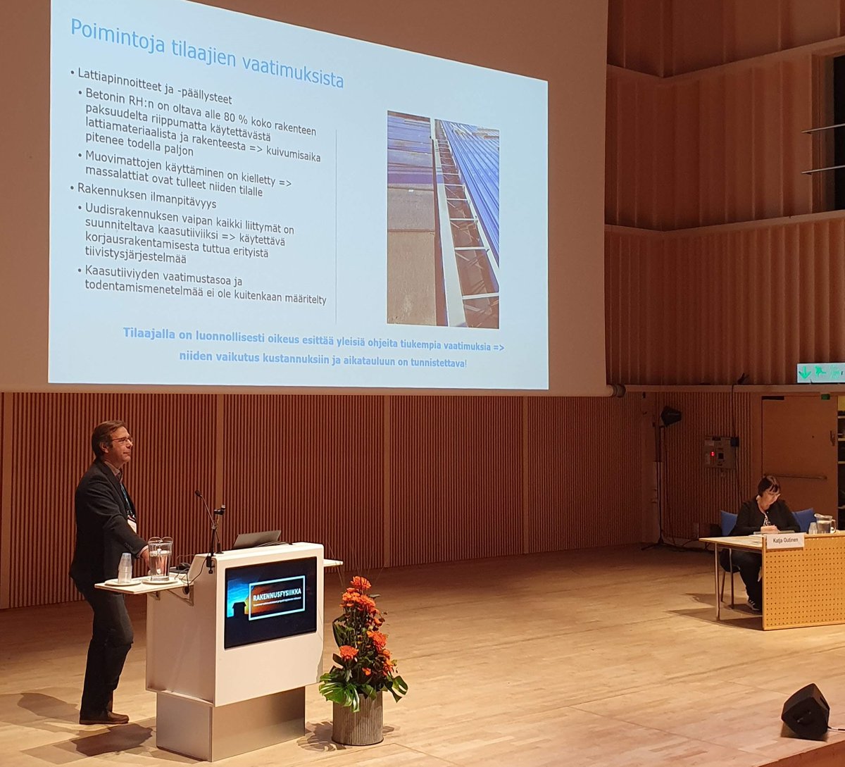 Tilaajan vaatimusten vaikutus rakentamiskustannuksiin ja aikatauluun on tunnistettava, painottaa johtava asiantuntija Timo Turunen Ramboll Finland Oy:stä. Timo Turunen on tuttu myös RATEKOn kouluttajana.

<a href="/RATEKOkouluttaa/">RATEKO</a>
#Rakennusfysiikka2021 #koulutus #rakentaminen