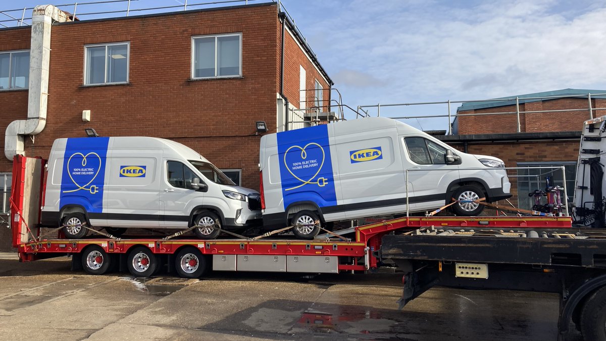 heathrowldv's tweet photo. 📢 This week IKEA began their electric vehicle journey with Heathrow MAXUS. Yesterday we delivered 2 brand new #MAXUS #eDeliver9 LH XHR 88 kWh vans. These are just the first of many more fully #electricvans to be delivered to IKEA in the coming weeks. https://t.co/tSwQFnv6sE