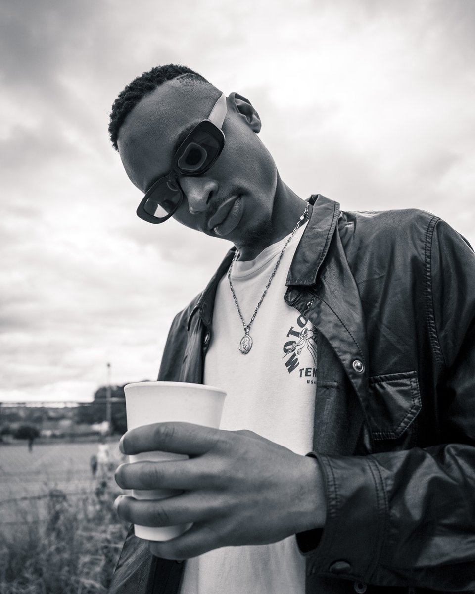 I've seen how people are reacting to the first joint on my EP titled Sunshine. So <a href="/tinyfilms_/">Tiny Nxumalo</a> and I did a lil something for yalI. I'm dropping it today!!!! 🙌🏾🙌🏾🙌🏾🙌🏾🙌🏾🙌🏾🔥 🔥
#PinkRoses