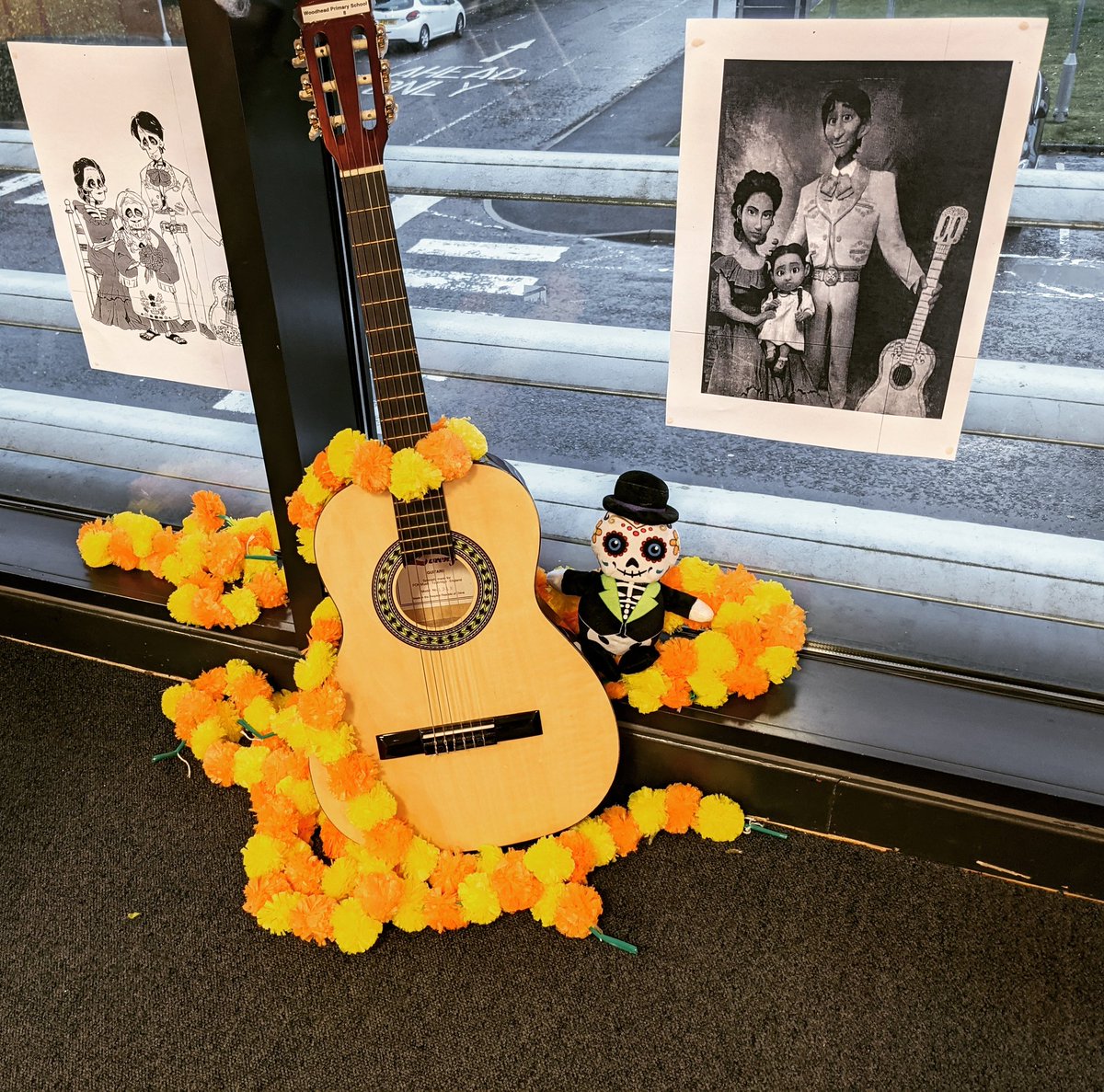 WoodheadPrimary's tweet image. Things are looking a little un poco loco in P4 today with our Coco themed learning day. #immersivelearningexperiences thanks @Mr_Minchin for the inspiration 😊