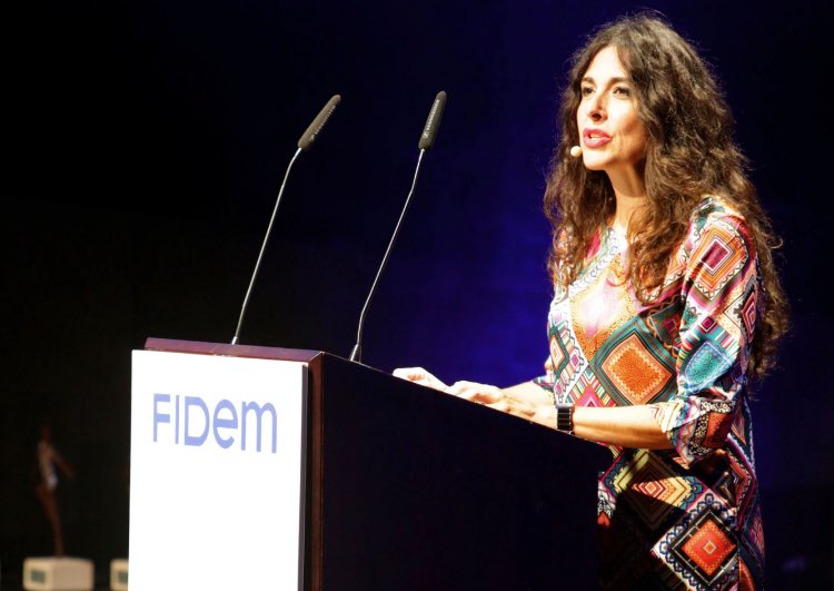 FundacioFidem's tweet photo. 🎉 La periodista i mestressa de cerimònies, @moltclara , serà l’encarregada de conduir els #PremisFIDEM21!
Què tindrà preparat per aquest any?🤔
🎤 L’any passat va obrir la gala mostrant-nos el superpoder de les #donesquecanvienelmón i aquest any coneixerem a 8 #ReDones! https://t.co/D6oftRsleL