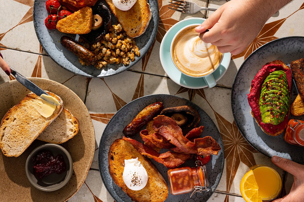 There are breakfast selections and then there are @secret_swansea breakfast selections 🤤

#foodphotography #food #welshbusiness #wales #hospitalitymarketing #hospitality #restaurantmarketing #coffee #swansea #swanseafood