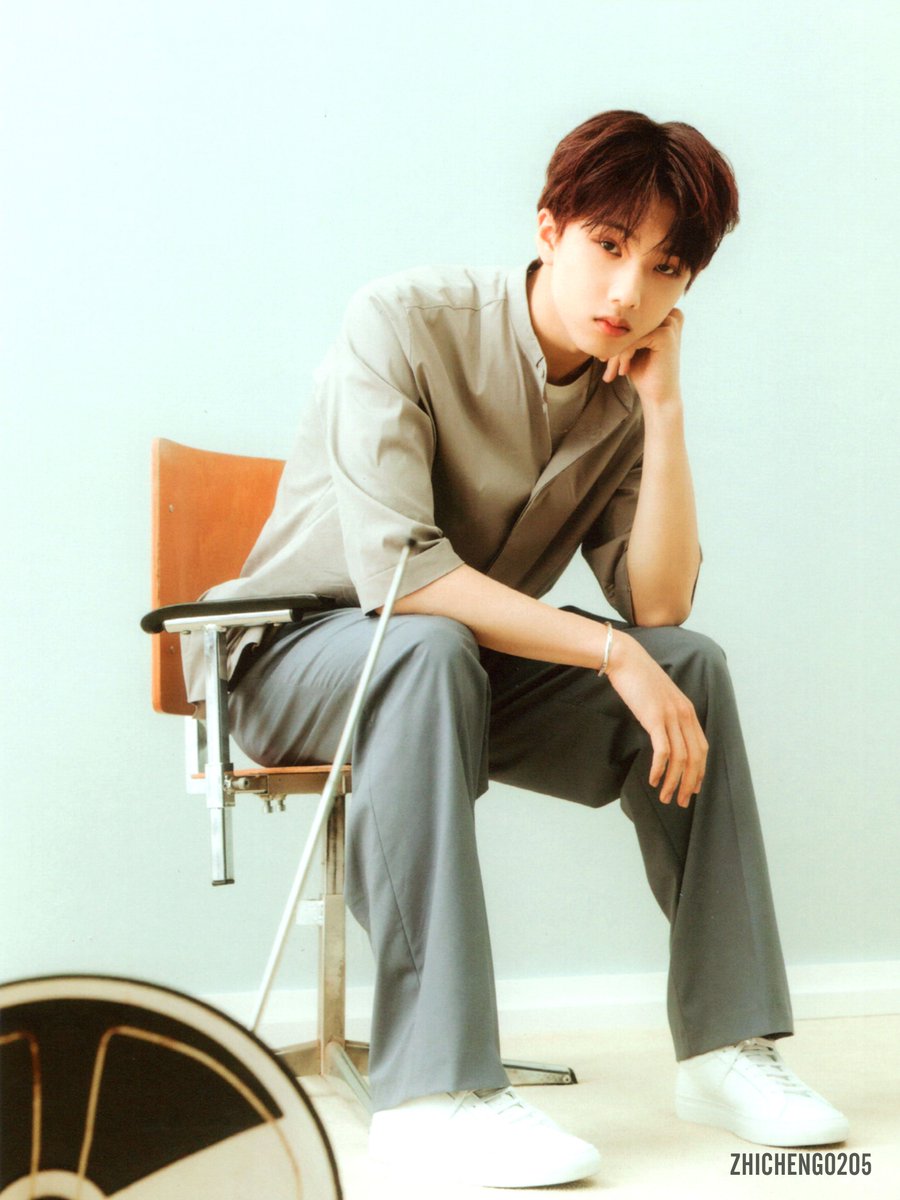 จีซองหล่อวะไม่รู้จะอวยยังไงดีคือเค้าหล่ออะไม่รู้อวยคำไหนแล้ว หล่อ! มาก!! ชอบนะคะ