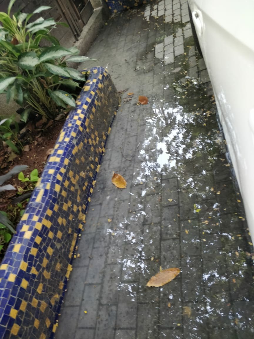 SagarJani1981's tweet photo. @mybmc
Have lodged a complaint twice on the BMC call center. It's been over 1 week that the road gutter is overflowing into my premises. Please look into this on priority. Thank you https://t.co/UjnmRppjKW