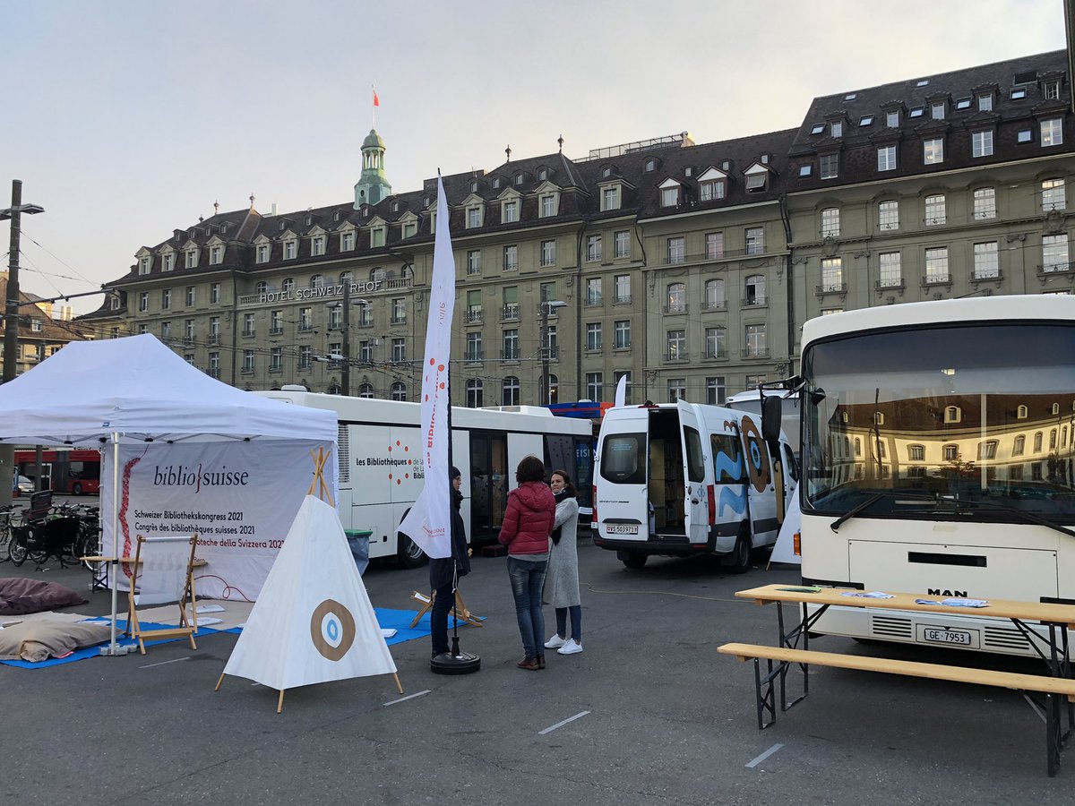 mitagor's tweet photo. Les bibliobus envahissent #Berne !! Congrès des bibliothèques suisses @bibliosuisse https://t.co/AObTPtdeEV