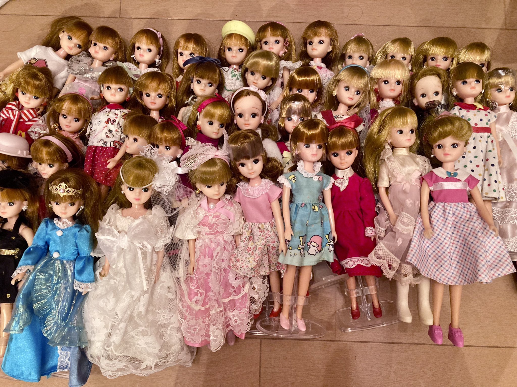 池田久美 3代目リカちゃん テンソクや日焼けの子 ポニーテール 髪の毛の色が明るいピンキッシュ ギミックがあるメロディ リカちゃんなど Etc 珍しい子を中心に集めています デッドストックの箱入りと合わせると だいたい70体くらいコレクションし