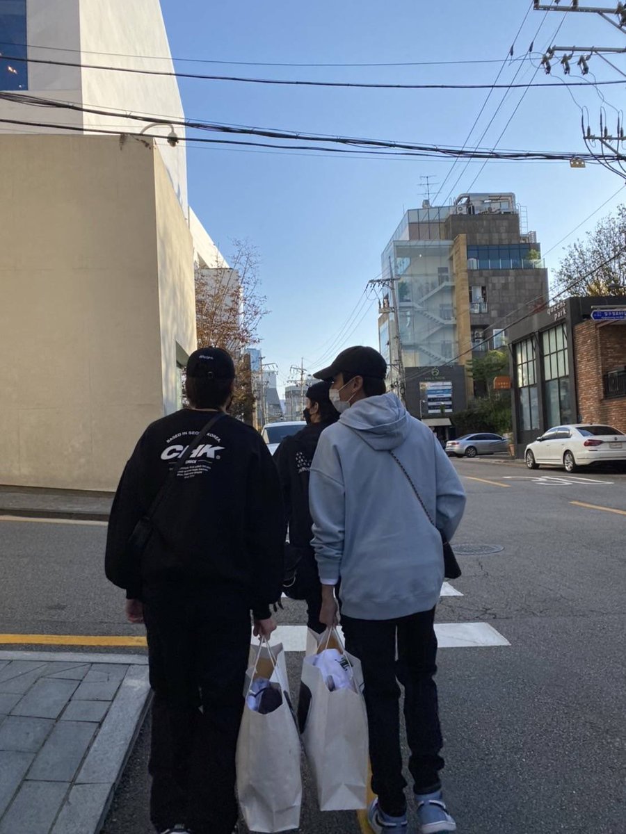 4NOLOGUE's tweet photo. Shopping, done!!
So what next ? 🤔

#TRINITY_TNT
#TRINITYStory
#4NOLOGUE https://t.co/hyjZ3jMCAe