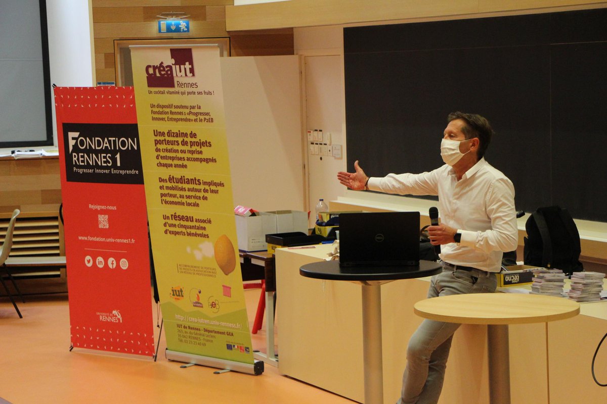 IUTRennes's tweet photo. Le 16 septembre dernier, la promotion 2021-2022 de Créa-IUT a rencontré son parrain : @BGuilbaud, Directeur Général de l'@IRT_BCom.
Pour tout savoir sur l'édition 2021-2022 de Créa-IUT, c'est par ici ⬇️
https://t.co/W5Hx3zv9uh
#creaIUT #osezliut https://t.co/FgfeE6Vfxs