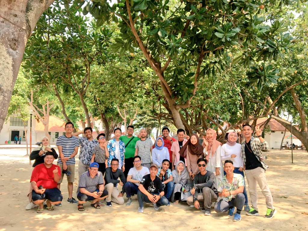 me_idy's tweet photo. Selamat #HariBlogger Nasional
Tetap ciptakan linimasa digital dengan aman, tertib, dan tentram ya dari konten positif yang kita buat.
Selalu kelola blognya secara konsisten supaya memberi pencerahan bagi para pengunjungnya.
Berkarya, Berbagi, dan Bersuara dalam kebaikan ๐ https://t.co/uCszArJBbf