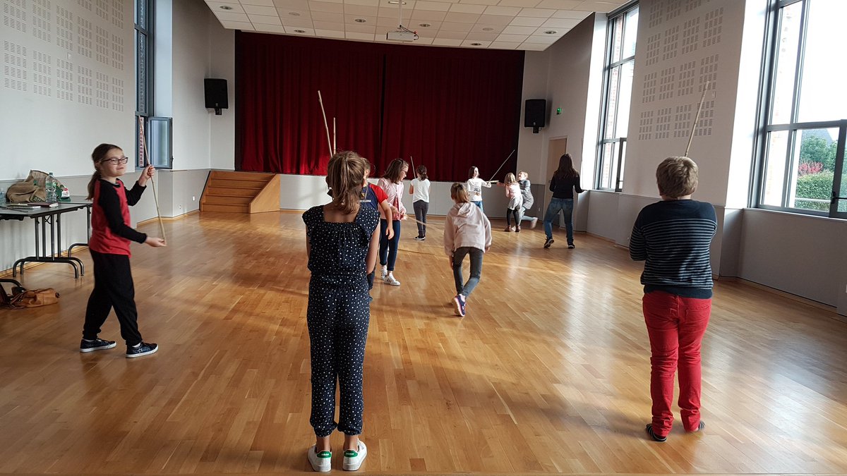 AgatheLivenais's tweet photo. #stagedimpro à #Vaiges et #Laval check. Tellement de plaisir à faire plaisir à ces petits loups. @DebbouzeJamel @AlbanIvanov @arnaudtsamaman y'a d'la relève en Mayenne aussi ... @samiasoultani et @Laval_la_Ville vous êtes prêts pour plusieurs années de spectacle d'impro ? https://t.co/M9uT3bhTMY