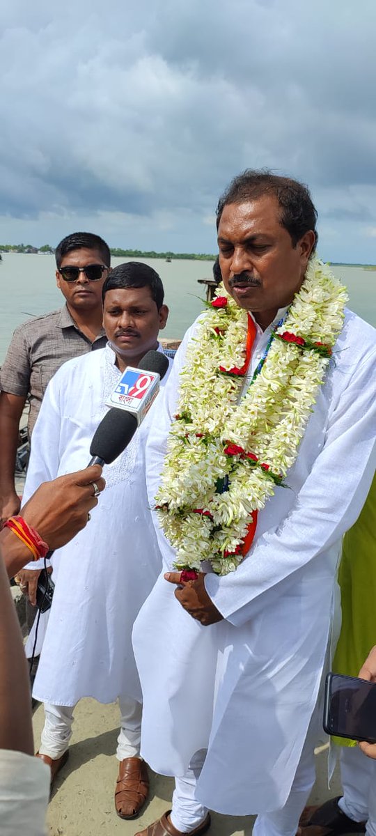 BapiHaldarMP's tweet photo. প্রতিদিনের ন্যায় আজ আবারো নির্বাচনী প্রচারে শেষ দিনের শেষ লগ্নে গোসাবা বিধানসভা কেন্দ্রের বিদ্যাধরী নদীর নদীপথে আজ শেষ প্রচারের ঝড় তুললেন তৃণমূল কংগ্রেসের কর্মীরা। https://t.co/7dZHOUYC22