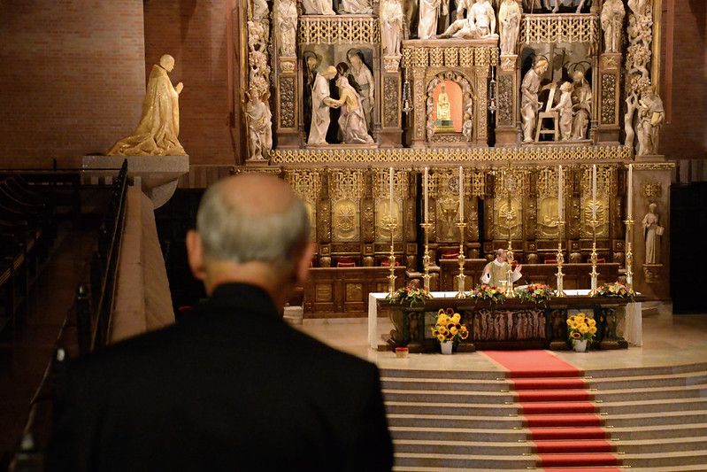 opusdei_es's tweet photo. Hoy es el cumpleaños de Mons. Fernando Ocáriz, prelado del Opus Dei. 🎂 ¿Una breve oración por él mientras lees este tuit? 👌 #77 https://t.co/b0NB5eIfFA