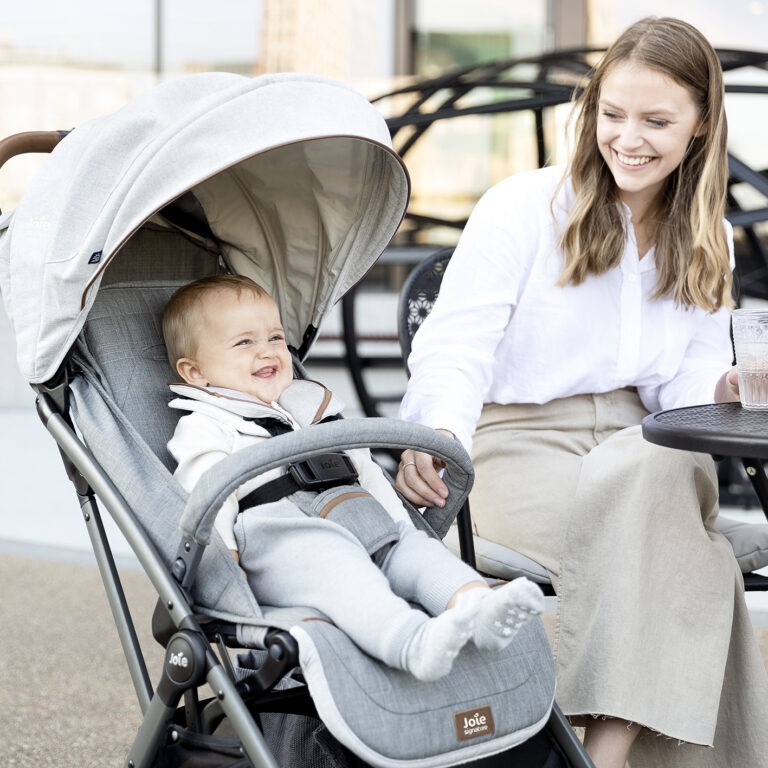 BabytrendSk's tweet photo. Vybavený najjednoduchším systémom skladania, ľahučký a so skvelou výbavou - taký je kočík Joie Tourist Signature 😉

Zakúpite tu 👇

https://t.co/aIMkijBRzG

#babytrendsk #Banská Bystrica #joie_czsk #joie #strollerbaby #pram #tourist #signature #travelling #children https://t.co/Seo4zEMBhx